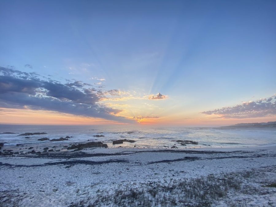 4 Bedroom Property for Sale in Pearl Bay Western Cape